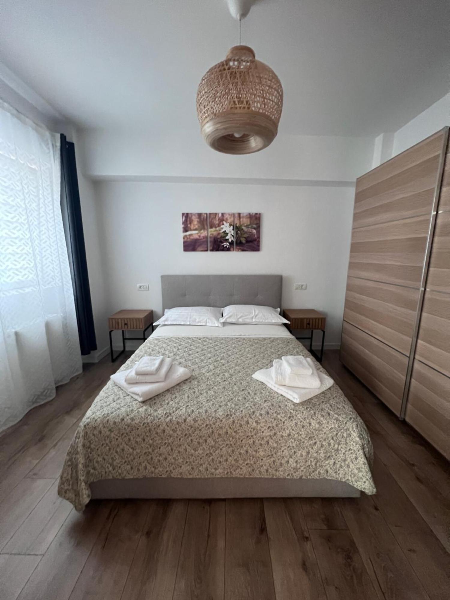 Central-Home Targu Jiu Bagian luar foto