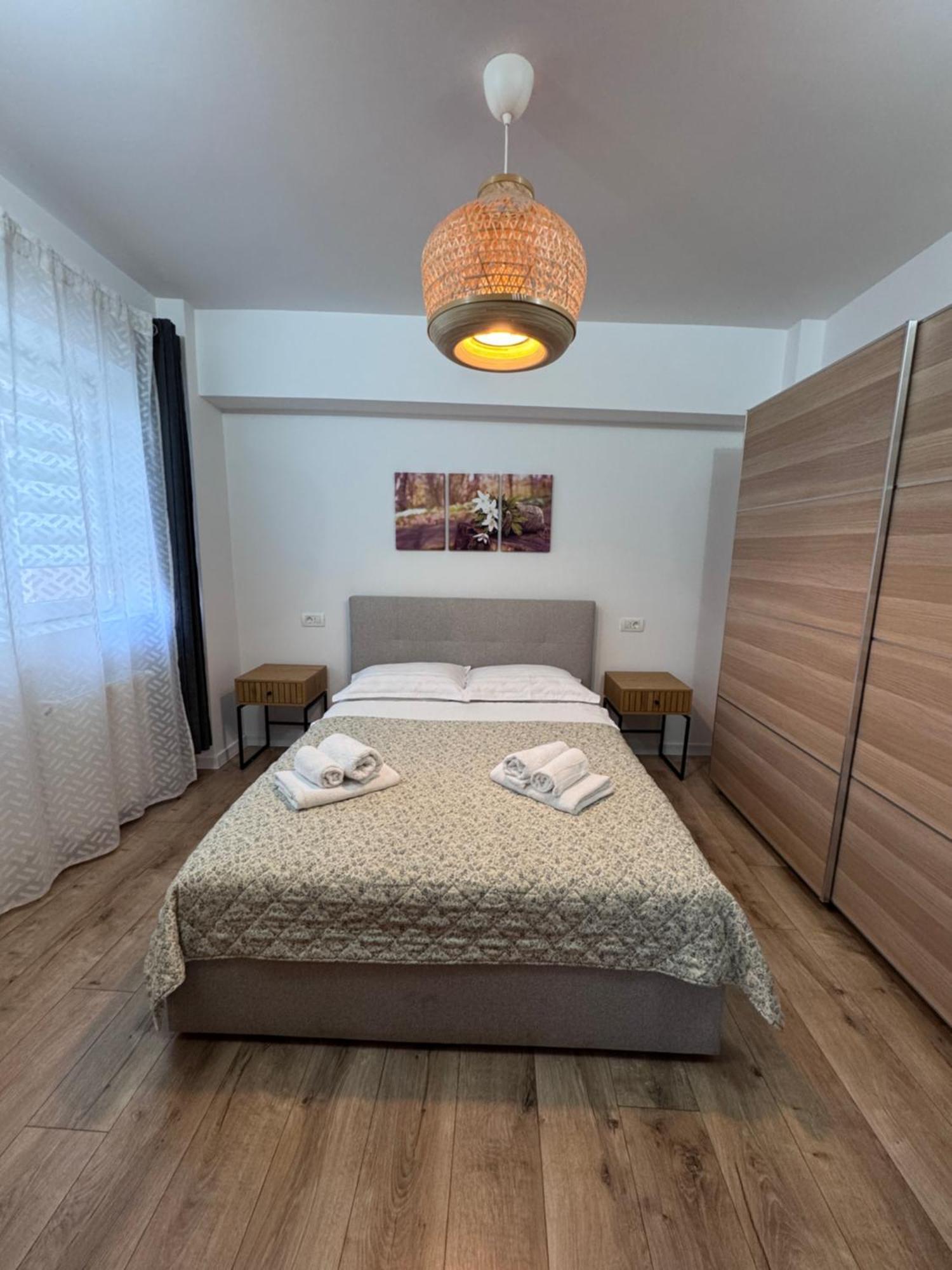Central-Home Targu Jiu Bagian luar foto