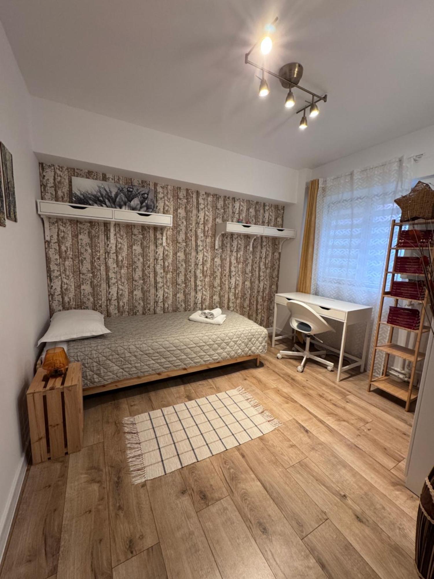 Central-Home Targu Jiu Bagian luar foto
