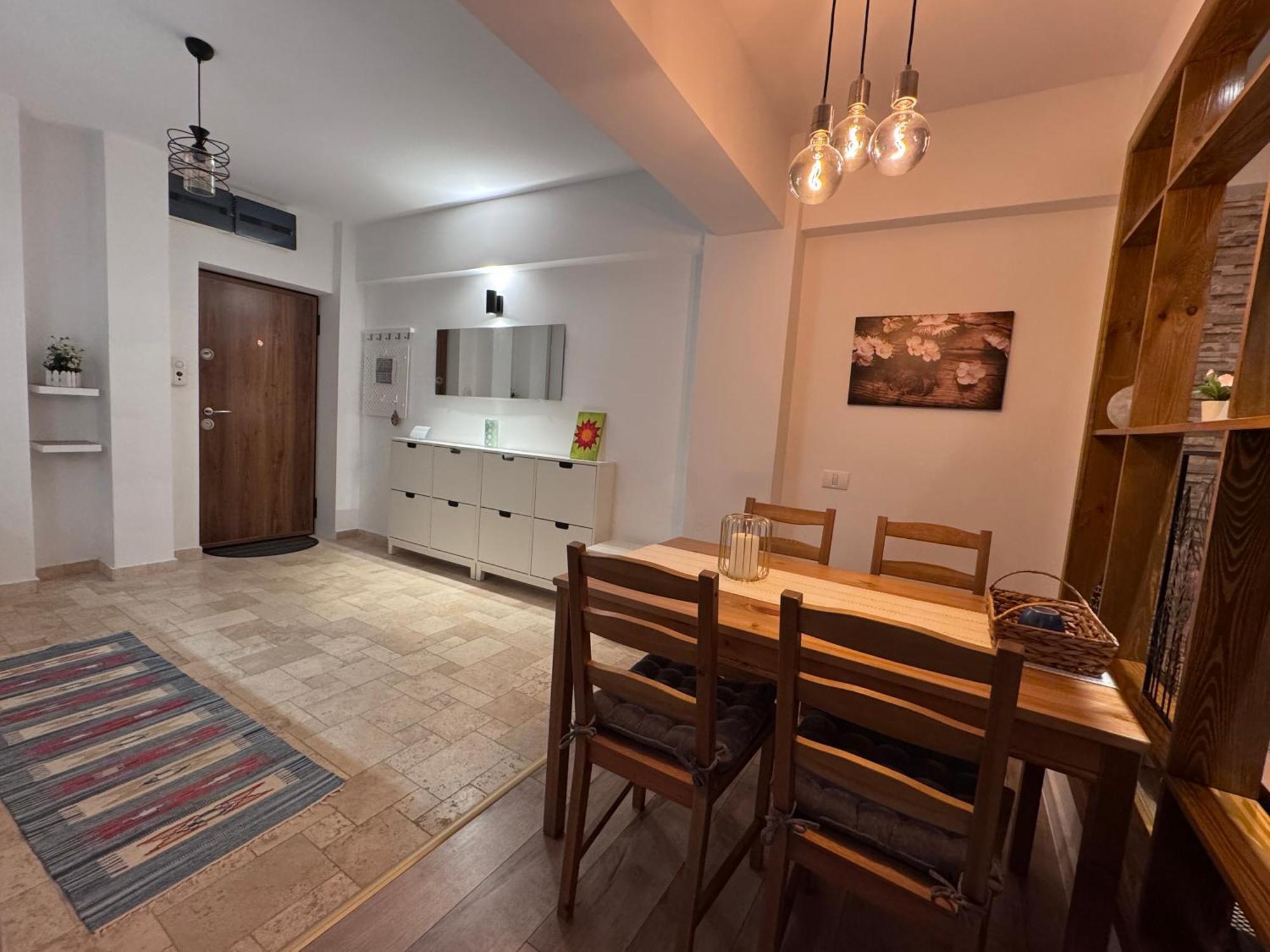 Central-Home Targu Jiu Bagian luar foto
